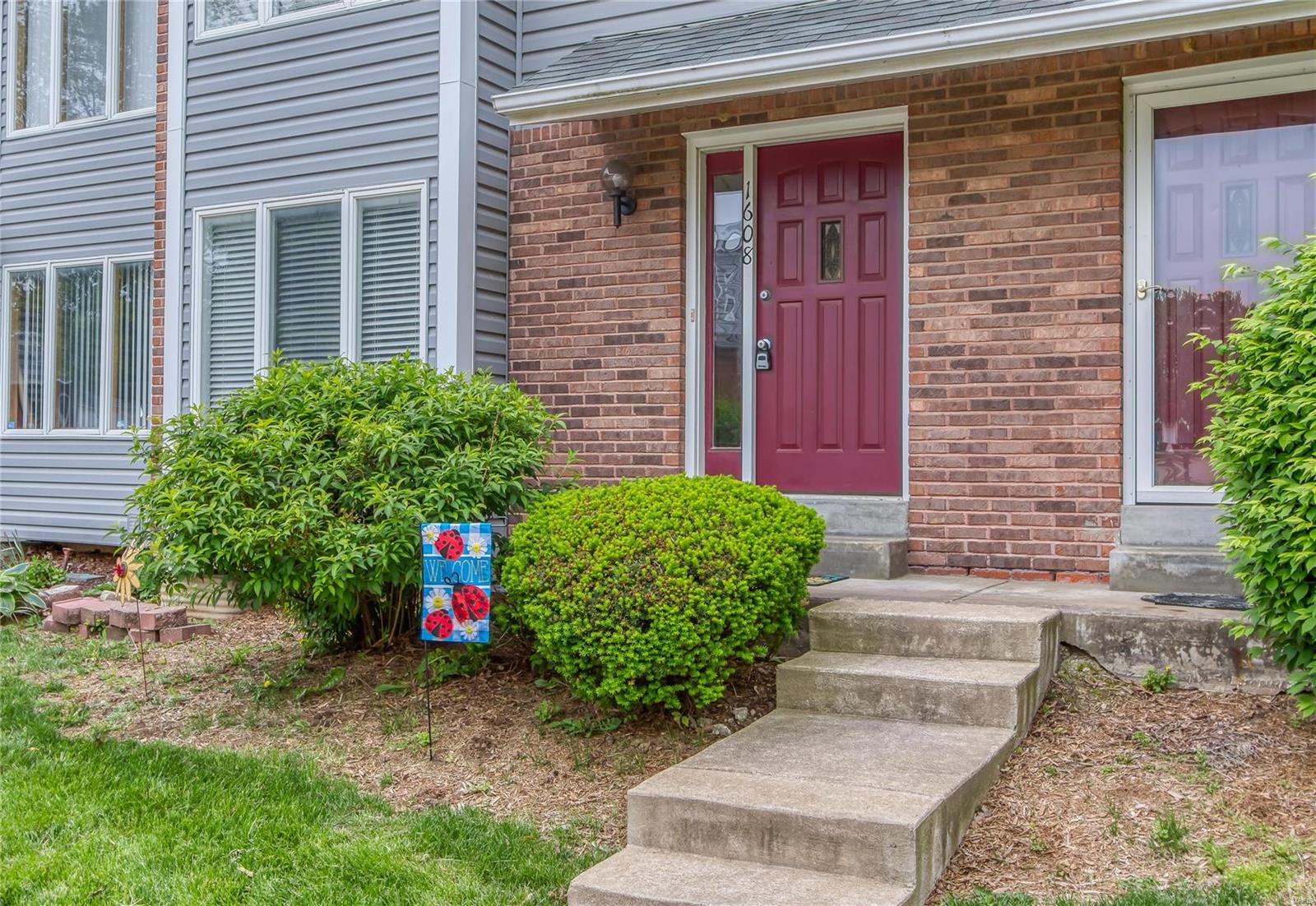 Homes for sale in Saint Charles, MO | 1608 Forest Hills Dr #B, Saint Charles, MO 63303 | MLS# MIS21015838