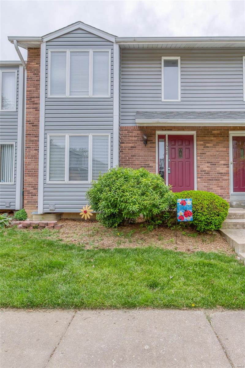 Homes for sale in Saint Charles, MO | 1608 Forest Hills Dr #B, Saint Charles, MO 63303 | MLS# MIS21015838