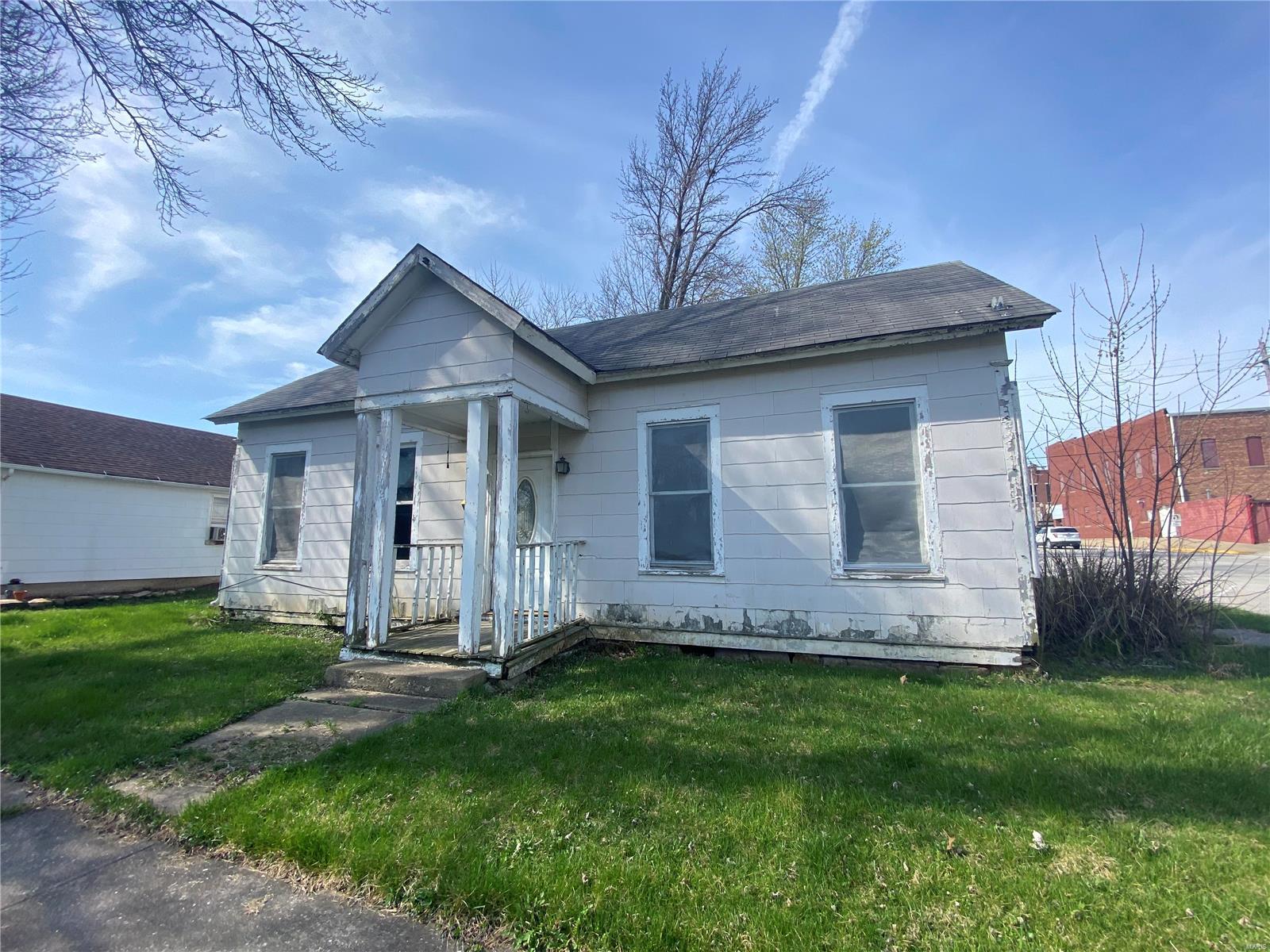 Homes for sale in Montgomery, MO | 127 N Wentz St, Montgomery, MO 63361 | MLS# MIS21021146