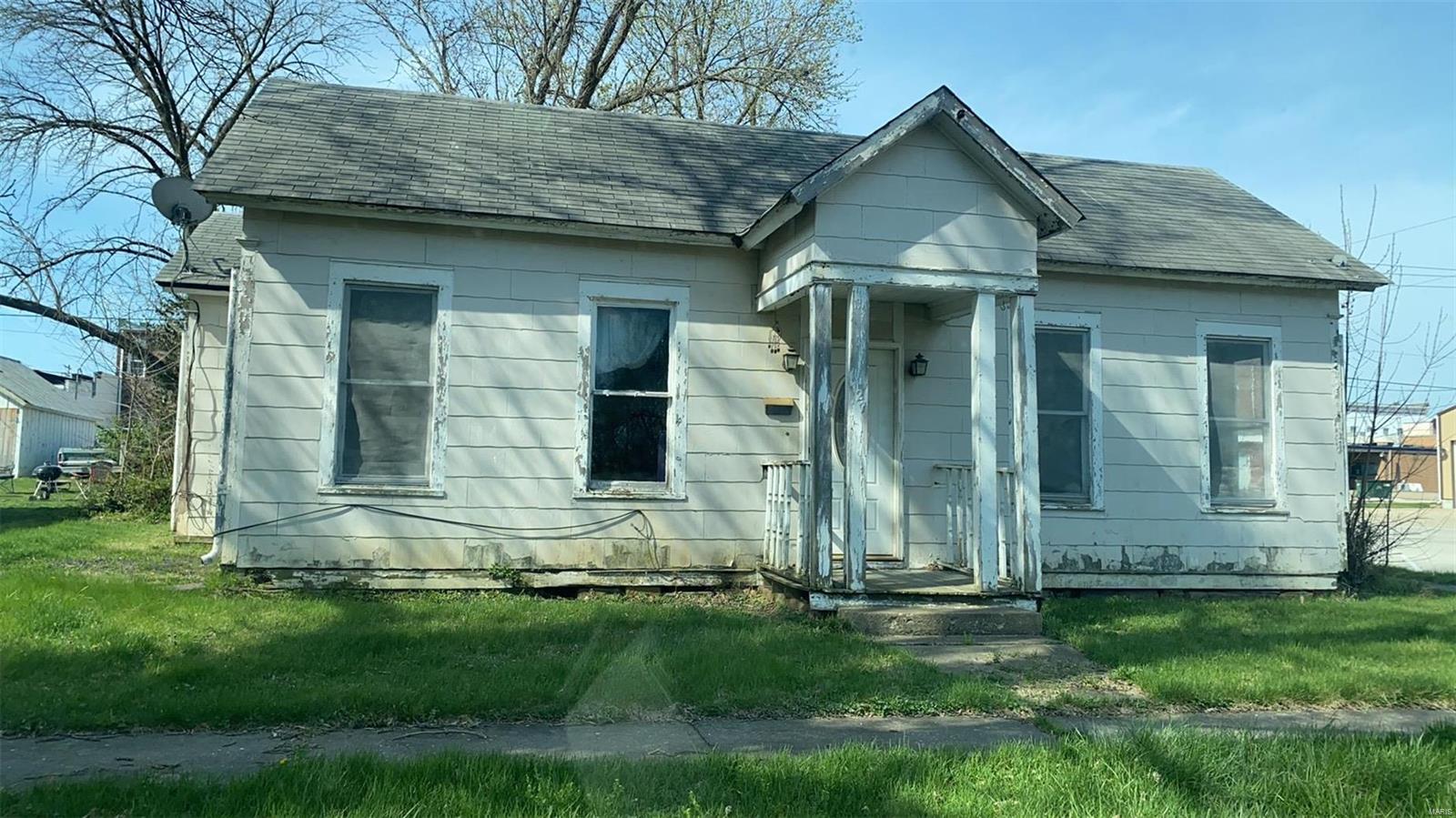 Homes for sale in Montgomery, MO | 127 N Wentz St, Montgomery, MO 63361 | MLS# MIS21021146