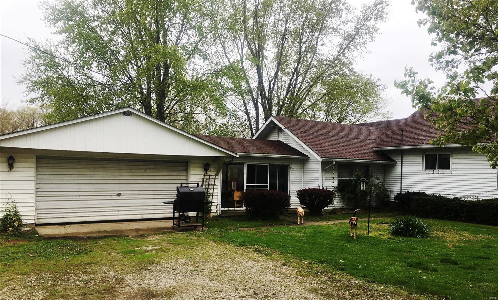 Homes for sale in Ramsey, IL | 2305 N 1025Th St, Ramsey, IL 62080 | MLS# MIS21024826