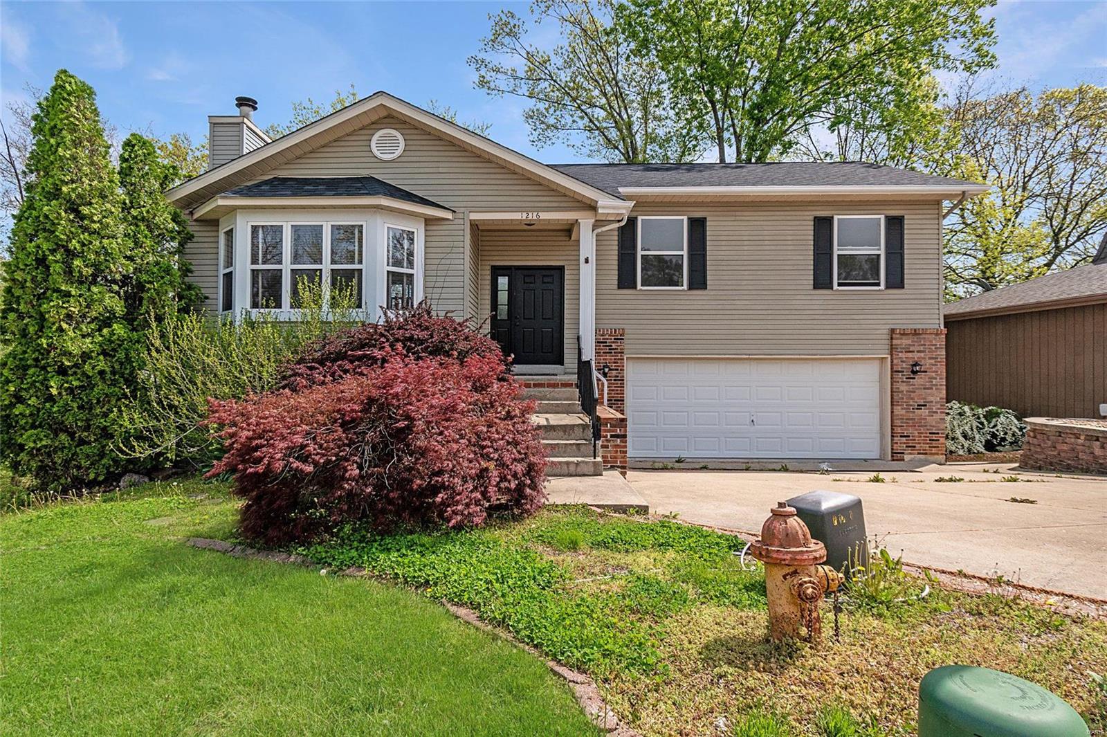 Homes for sale in Lake Saint Louis, MO | 1216 Flagstone Ter, Lake Saint Louis, MO 63367 | MLS# MIS21025839