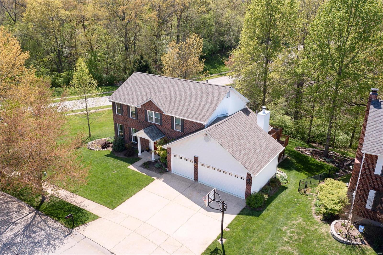 Homes for sale in Saint Louis, MO | 2950 Bayberry Ridge Dr, Saint Louis, MO 63129 | MLS# MIS21026390