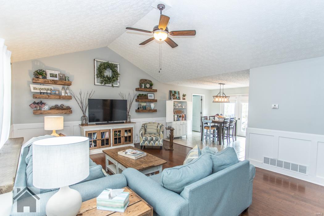 Homes for sale in Saint Robert, MO | 20250 Hyatt Ln, Saint Robert, MO 65584 | MLS# MIS21033158