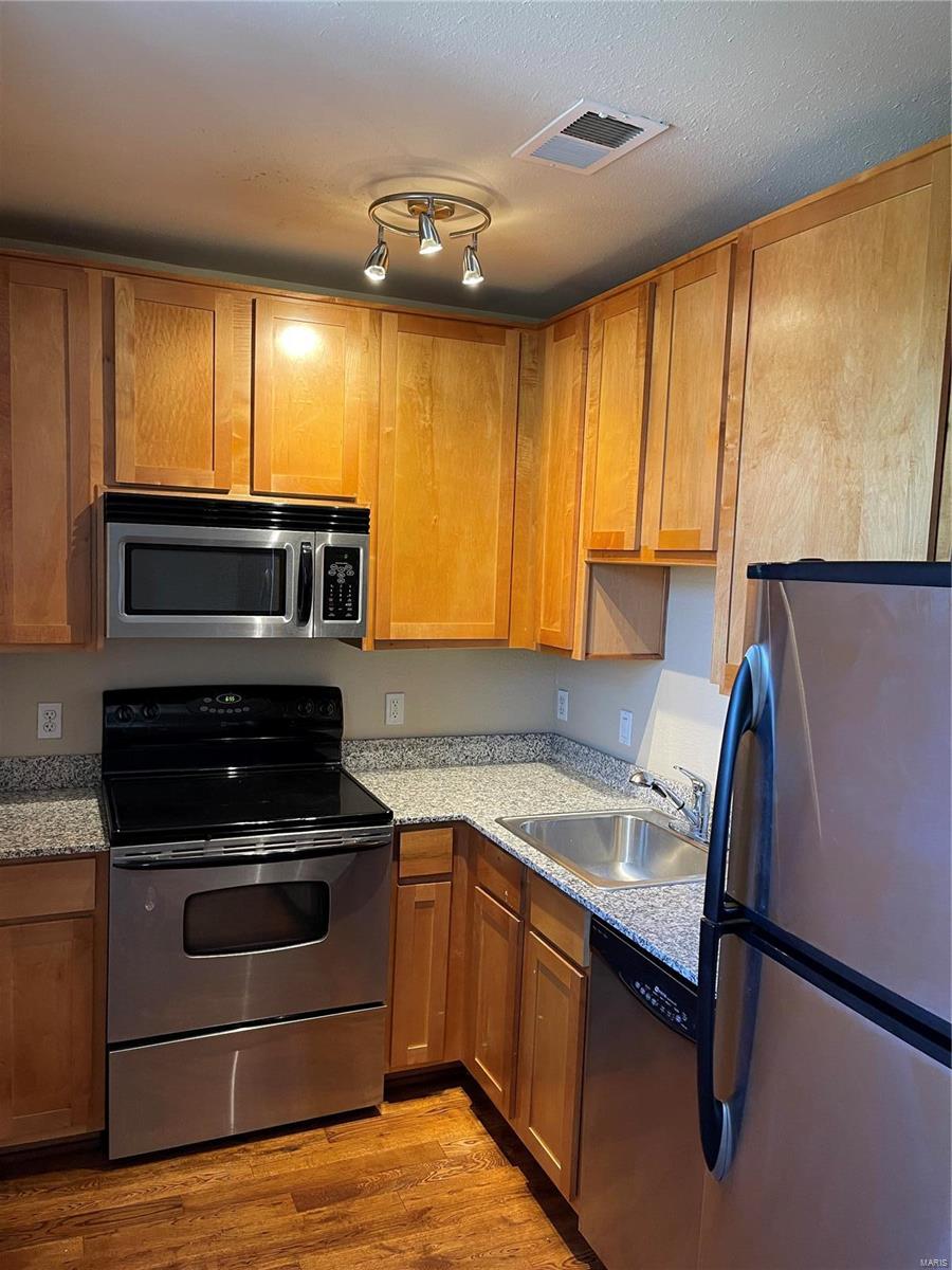 Homes for sale in St. Louis, MO | 5677 Waterman Blvd #31, St. Louis, MO 63112 | MLS# MIS21059990