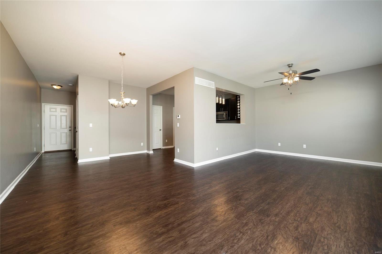 3rd image of 1715 Coupru Ct, Saint Peters, MO 63376 | MLS# MIS21062767