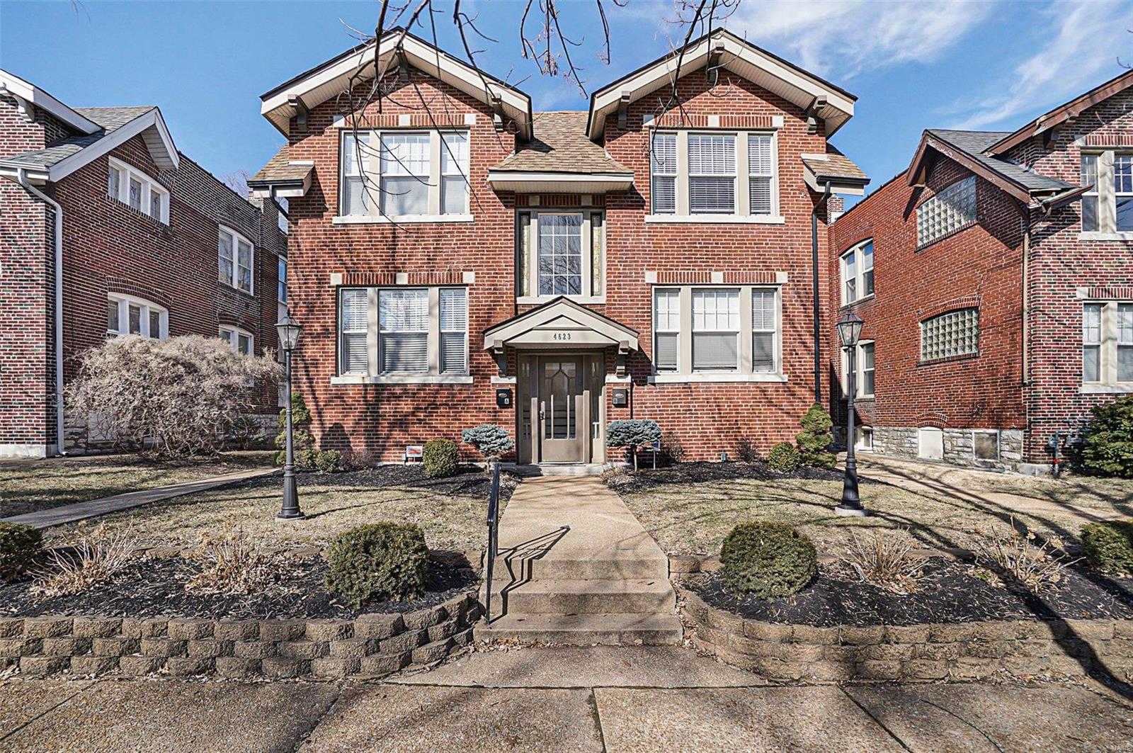 Homes for sale in Saint Louis, MO | 4623 Shenandoah Ave #1B, Saint Louis, MO 63110 | MLS# MIS22010499