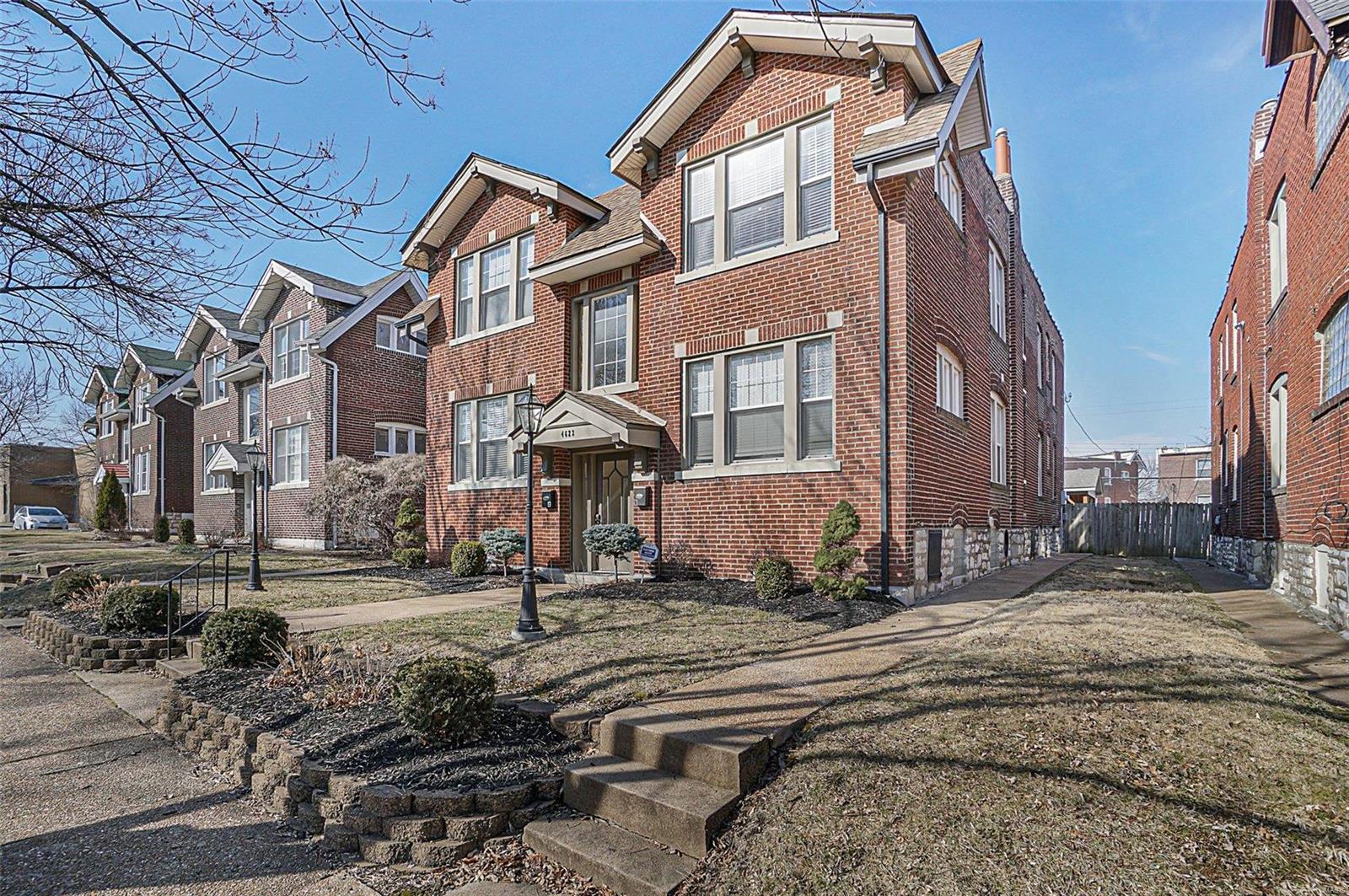 Homes for sale in Saint Louis, MO | 4623 Shenandoah Ave #1B, Saint Louis, MO 63110 | MLS# MIS22010499