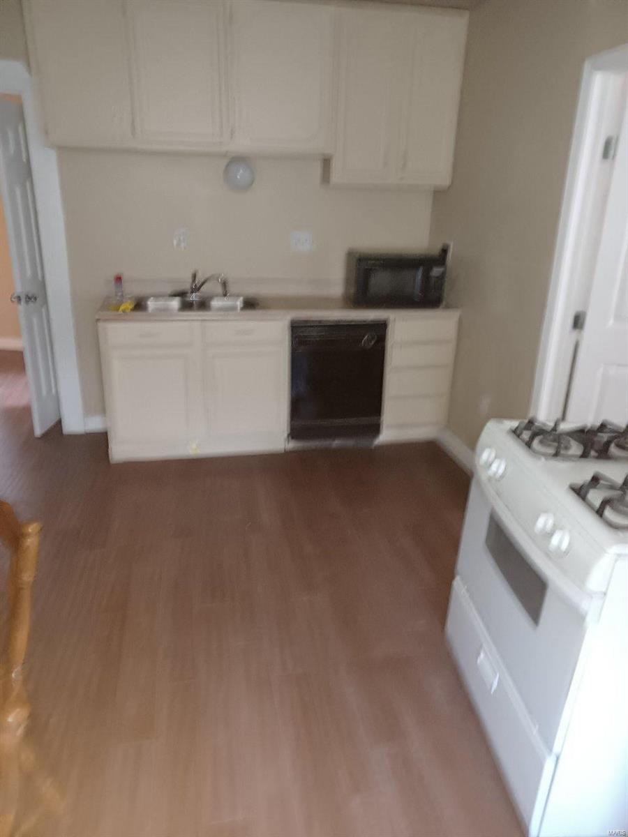 Homes for sale in Saint Louis, MO | 4501 Mary Ave, Saint Louis, MO 63107 | MLS# MIS22016159