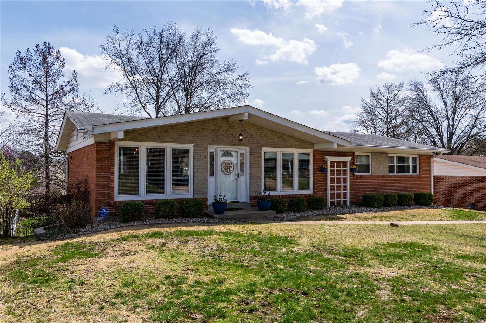 Homes for sale in Saint Louis, MO | 4640 Tauneybrook Dr, Saint Louis, MO 63128 | MLS# MIS22020345