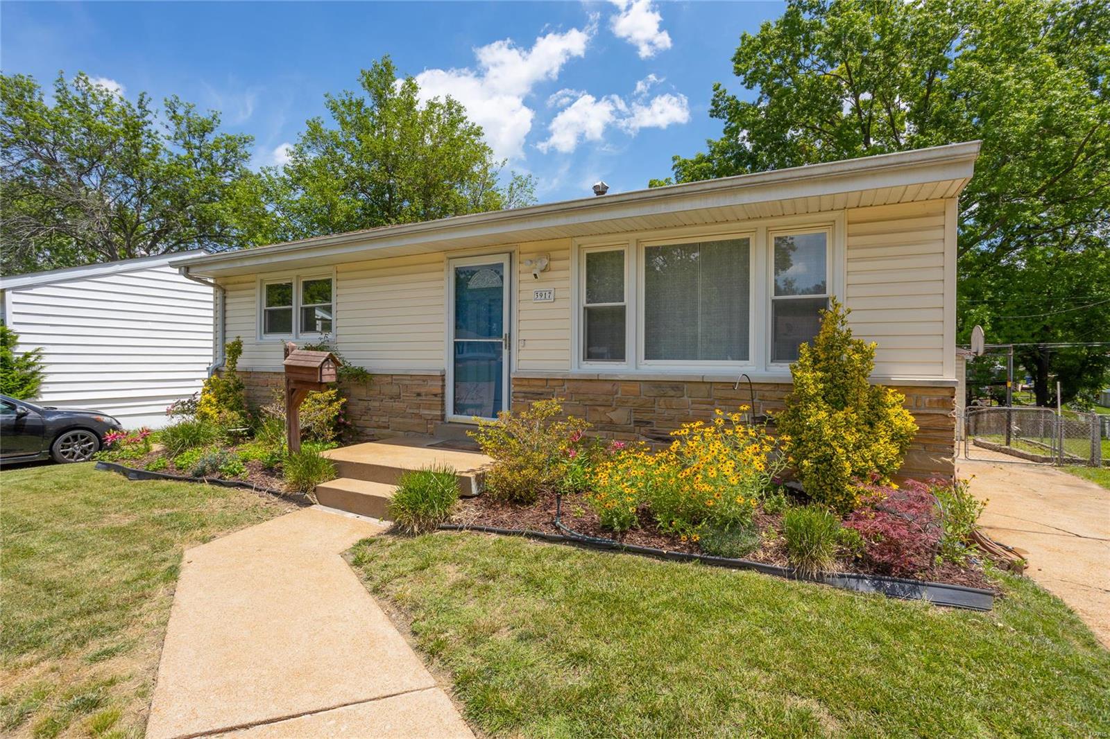 Homes for sale in Saint Louis, MO | 3917 Crosby Dr, Saint Louis, MO 63123 | MLS# MIS22036753
