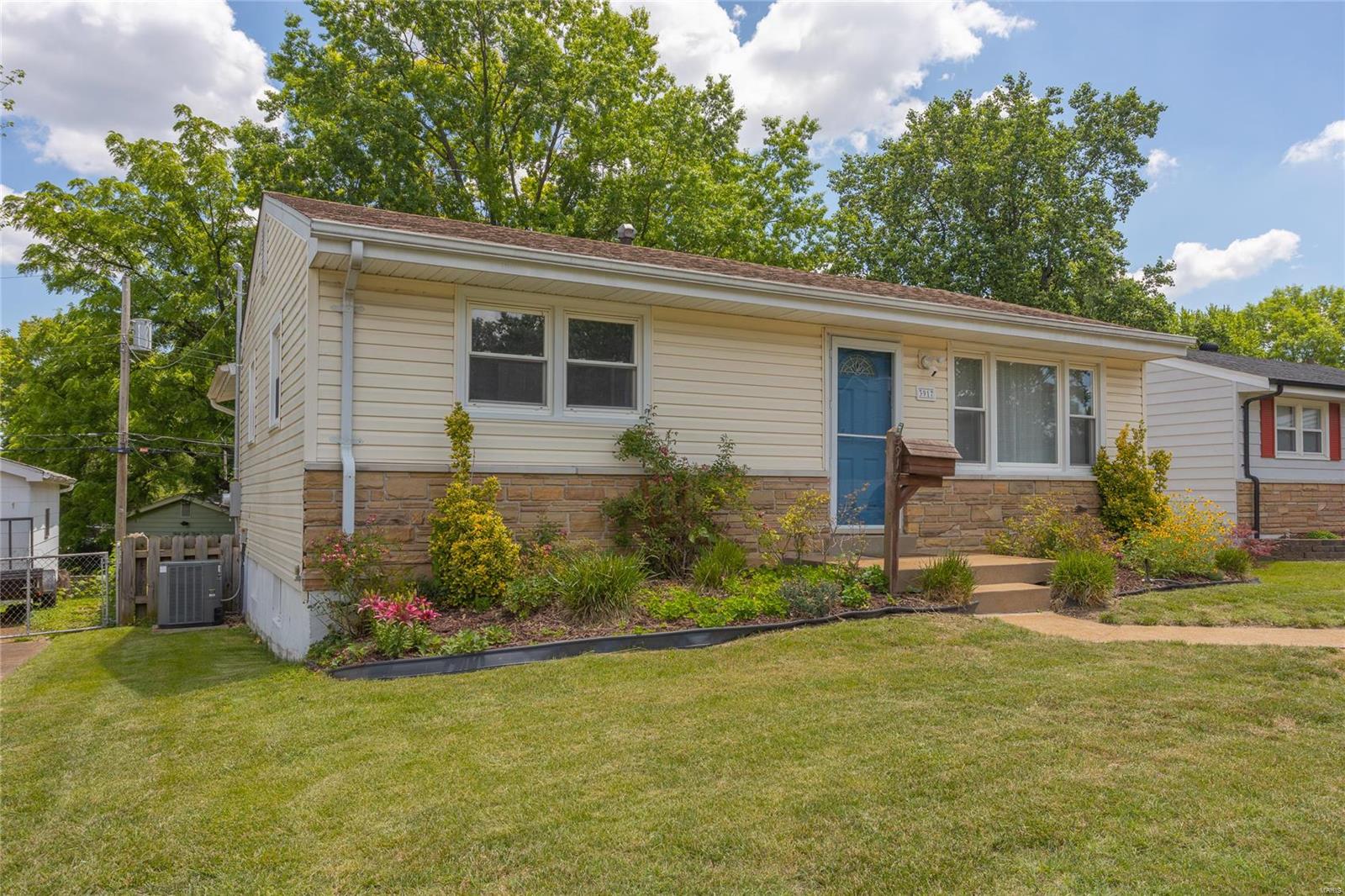 Homes for sale in Saint Louis, MO | 3917 Crosby Dr, Saint Louis, MO 63123 | MLS# MIS22036753