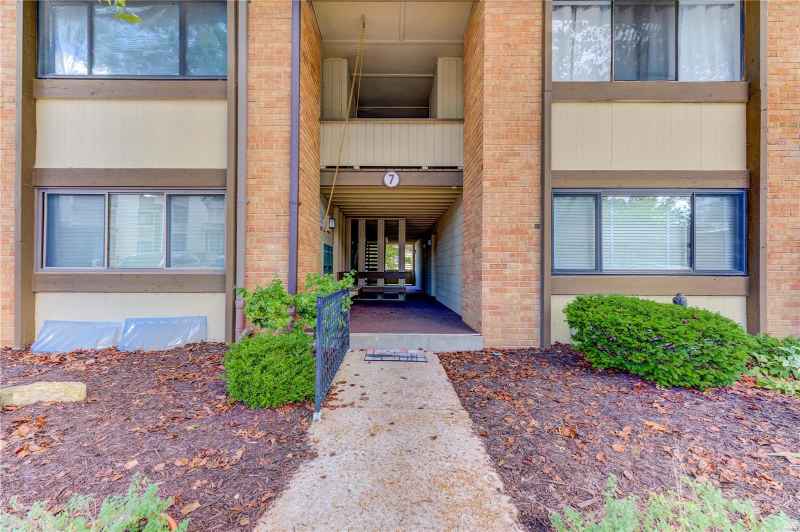 Homes for sale in Saint Charles, MO | 7 Fairways Cir #E, Saint Charles, MO 63303 | MLS# MIS22053051