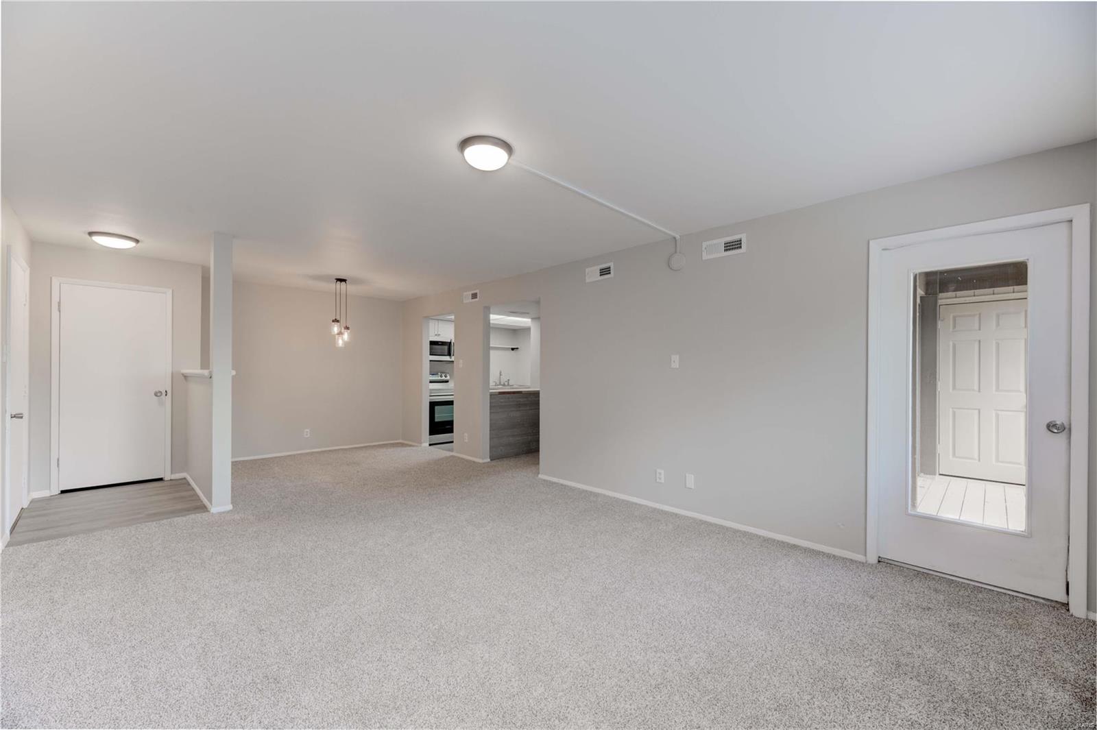 Homes for sale in Saint Charles, MO | 7 Fairways Cir #E, Saint Charles, MO 63303 | MLS# MIS22053051