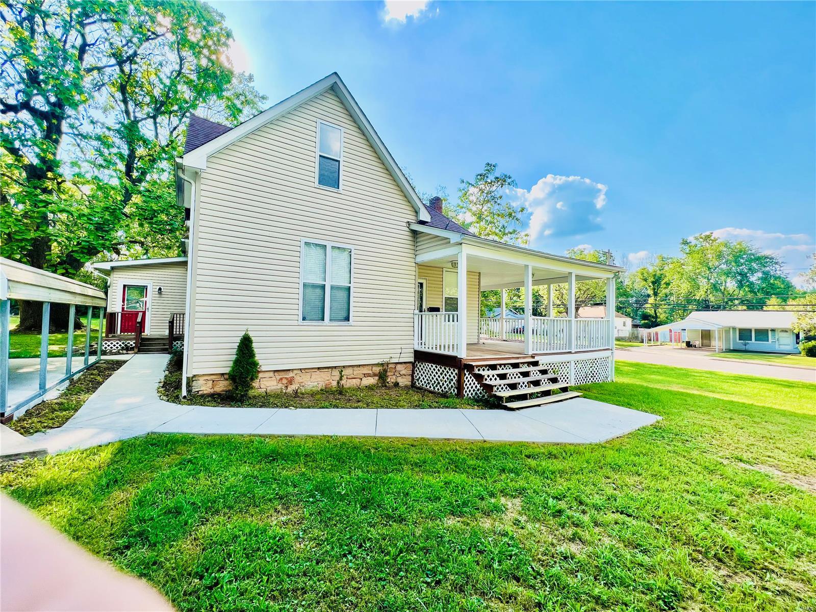 Homes for sale in Cuba, MO | 108 N Springfield St, Cuba, MO 65453 | MLS# MIS22055501