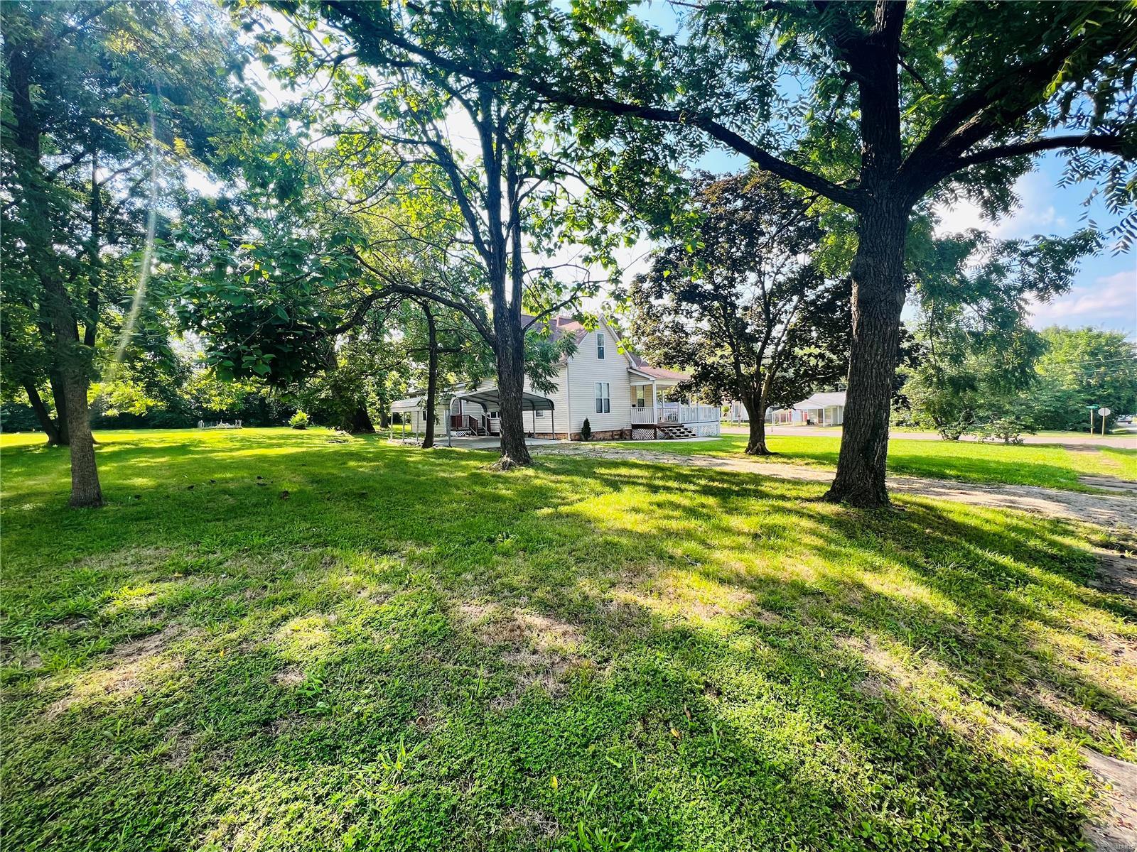 Homes for sale in Cuba, MO | 108 N Springfield St, Cuba, MO 65453 | MLS# MIS22055501