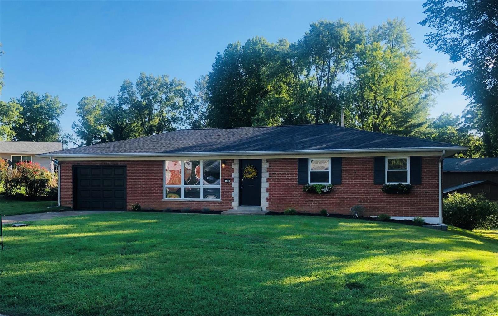 Homes for sale in Belleville, IL | 403 N Michigan Ave, Belleville, IL 62221 | MLS# MIS22058877