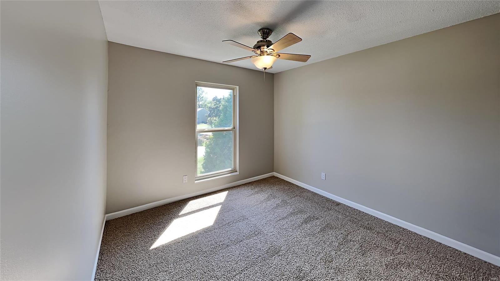 Homes for sale in Lake Saint Louis, MO | 133 Harbor View Dr, Lake Saint Louis, MO 63367 | MLS# MIS22061426