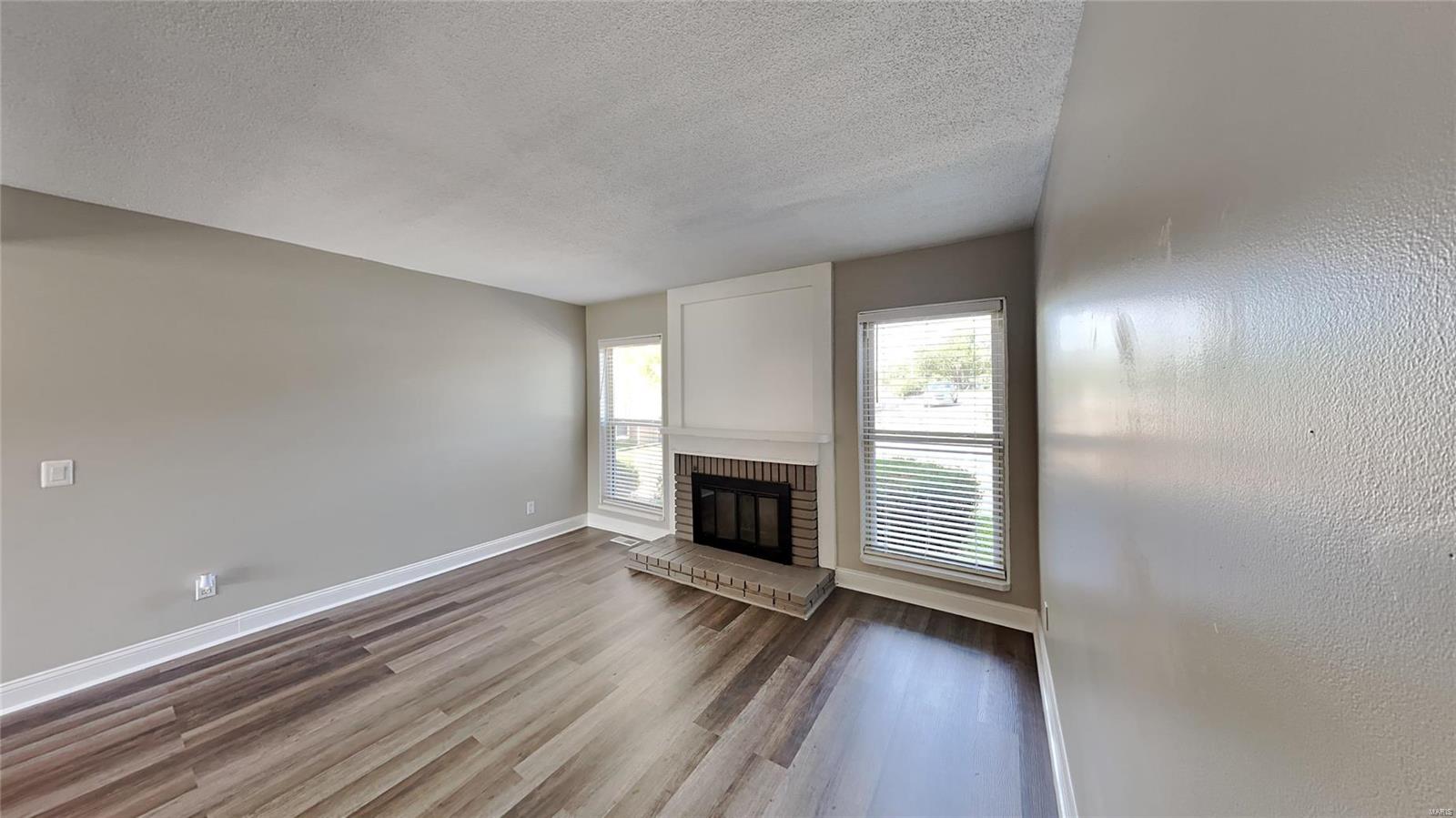 Homes for sale in Lake Saint Louis, MO | 133 Harbor View Dr, Lake Saint Louis, MO 63367 | MLS# MIS22061426