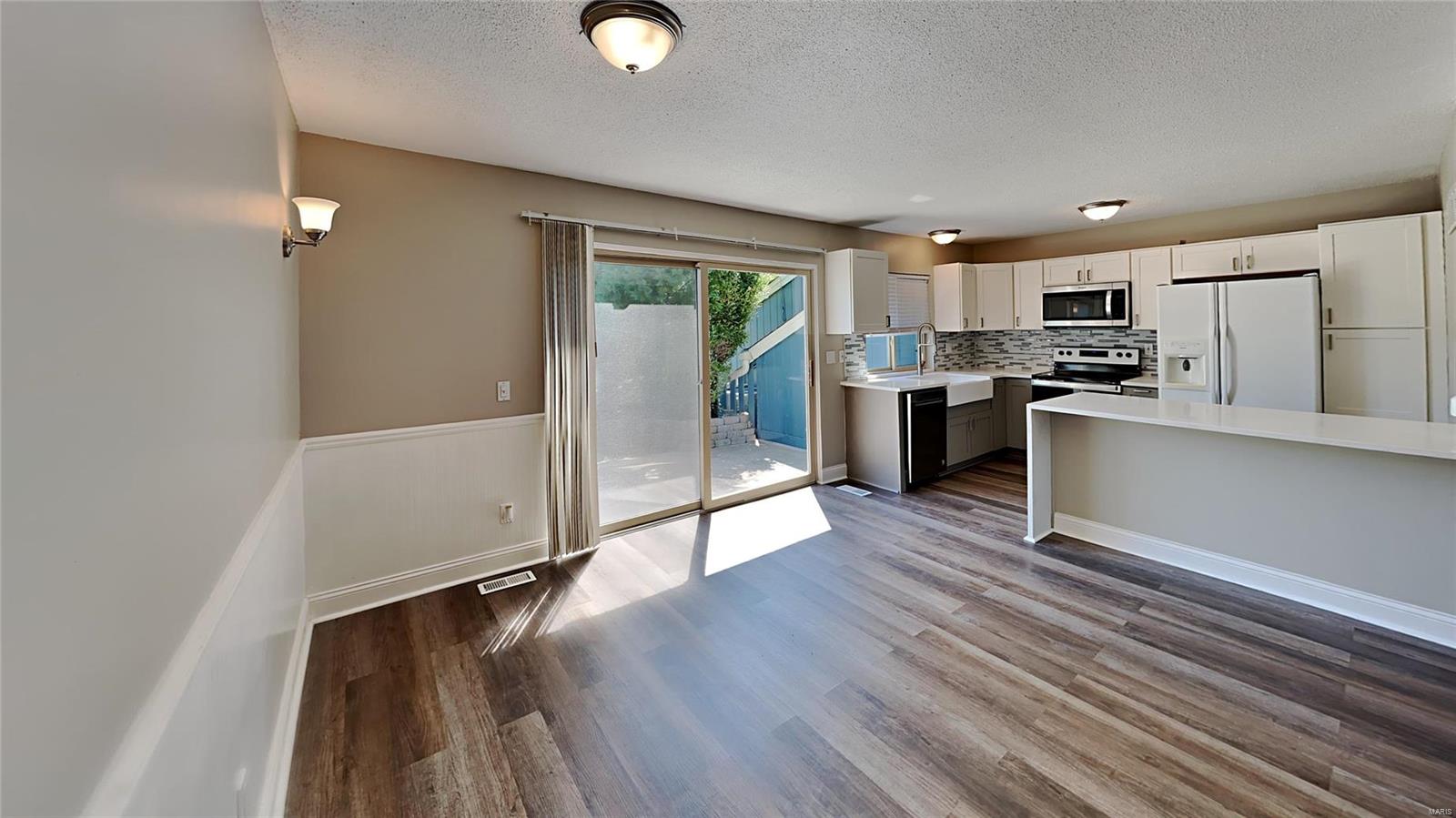 Homes for sale in Lake Saint Louis, MO | 133 Harbor View Dr, Lake Saint Louis, MO 63367 | MLS# MIS22061426