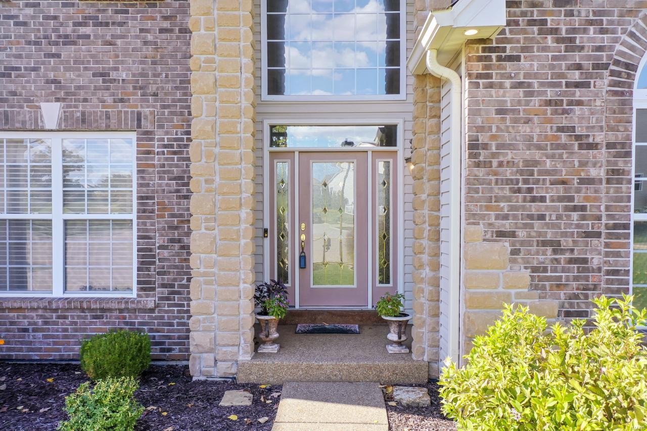 4th image of 6 Crestwyck Ct, Lake Saint Louis, MO 63367 | MLS# MIS22065594