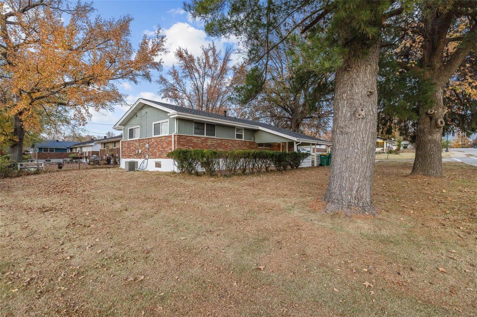 Homes for sale in Saint Louis, MO | 9801 Lawnview Dr, Saint Louis, MO 63136 | MLS# MIS22072772