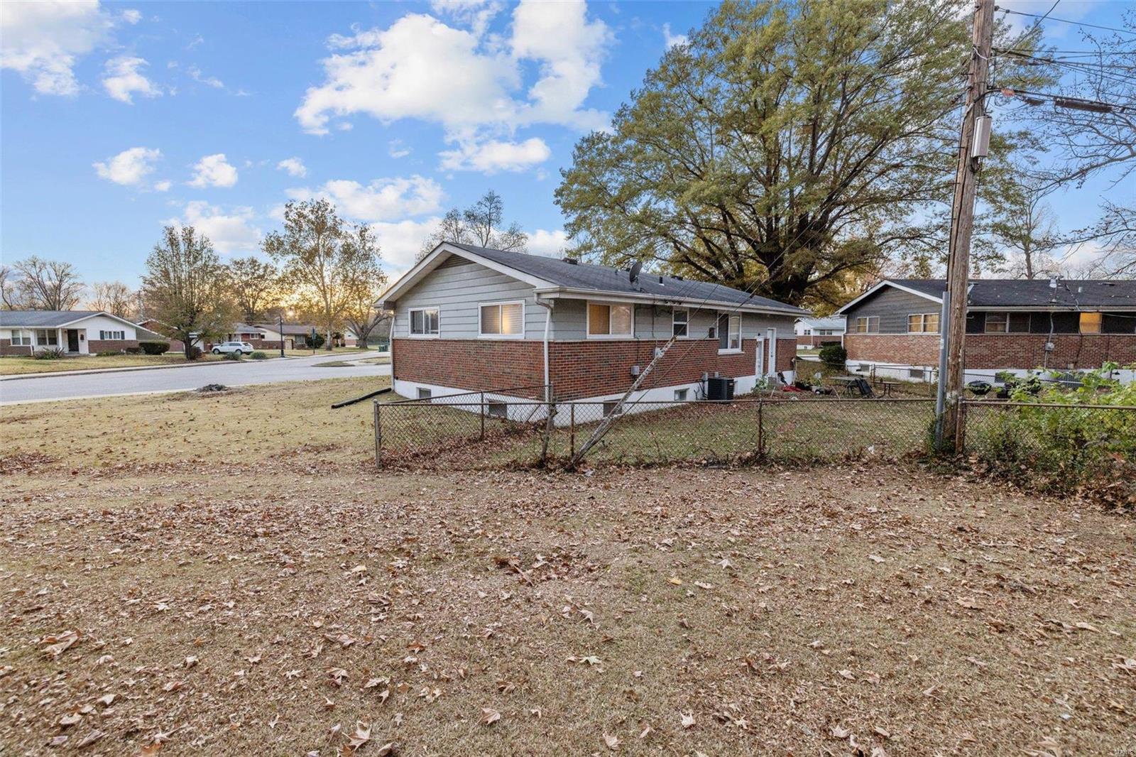 Homes for sale in Saint Louis, MO | 9801 Lawnview Dr, Saint Louis, MO 63136 | MLS# MIS22072772