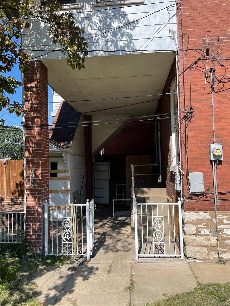Homes for sale in Saint Louis, MO | 5427 S Broadway, Saint Louis, MO 63111 | MLS# MIS22073929
