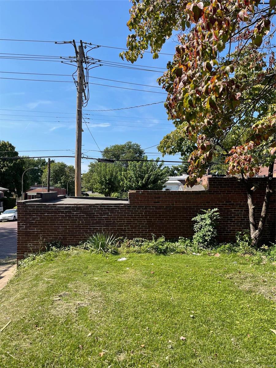 Homes for sale in Saint Louis, MO | 5427 S Broadway, Saint Louis, MO 63111 | MLS# MIS22073929