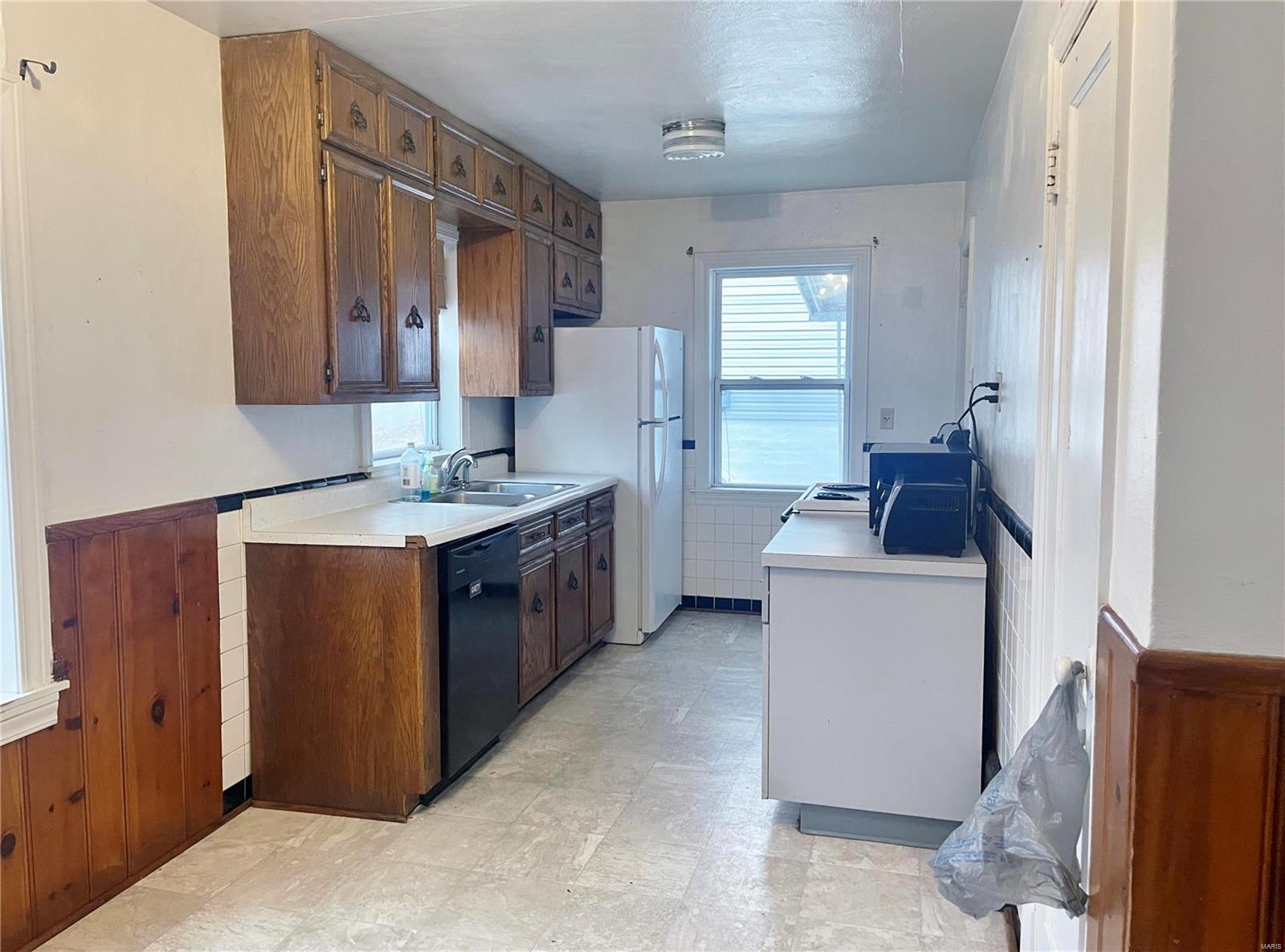 Homes for sale in Rolla, MO | 705 E 6Th St, Rolla, MO 65401 | MLS# MIS22077561