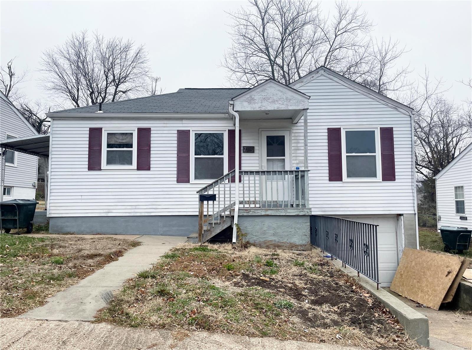 Homes for sale in Rolla, MO | 705 E 6Th St, Rolla, MO 65401 | MLS# MIS22077561