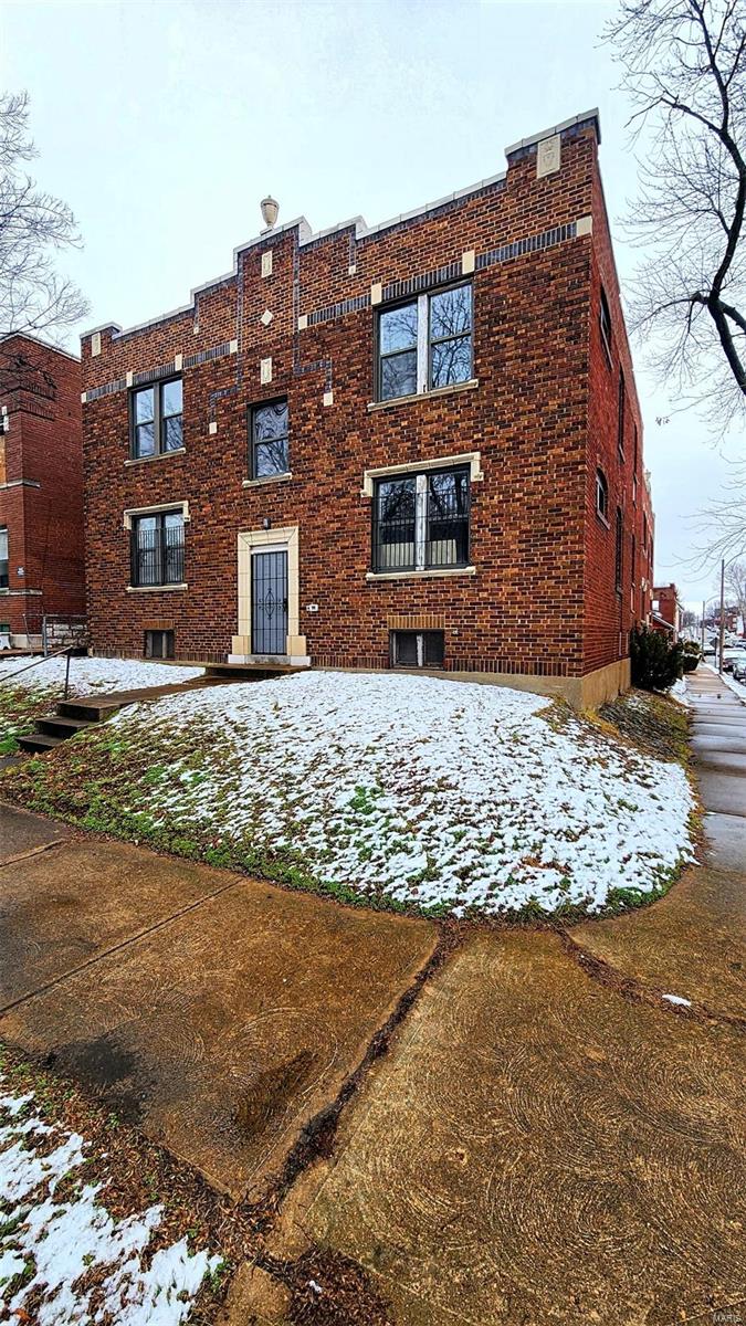 3rd image of 3956 Pennsylvania Ave, Saint Louis, MO 63118 | MLS# MIS23004308