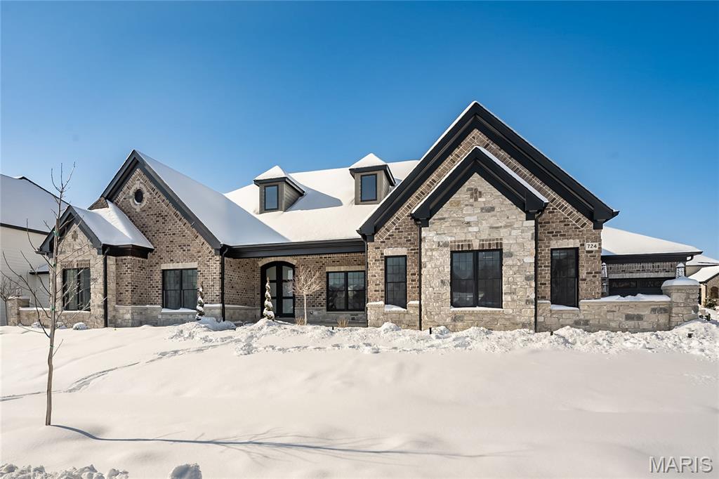 Homes for sale in Chesterfield, MO | 724 Silver Buck Ln, Chesterfield, MO 63005 | MLS# MIS23023024