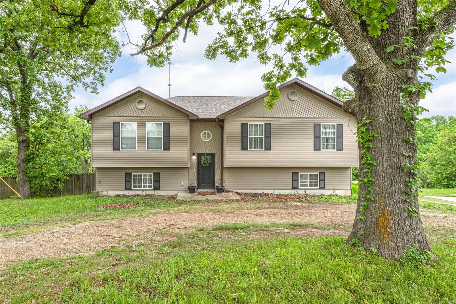 Homes for sale in Saint Robert, MO | 21819 Laramie Rd, Saint Robert, MO 65584 | MLS# MIS23028041