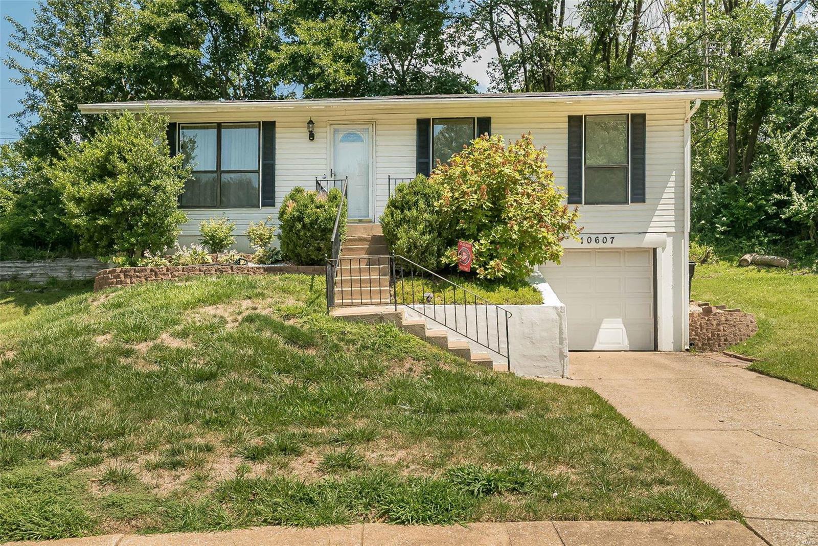 Homes for sale in Saint Ann, MO | 10607 Saint Michaels Terrace Ct, Saint Ann, MO 63074 | MLS# MIS23040654