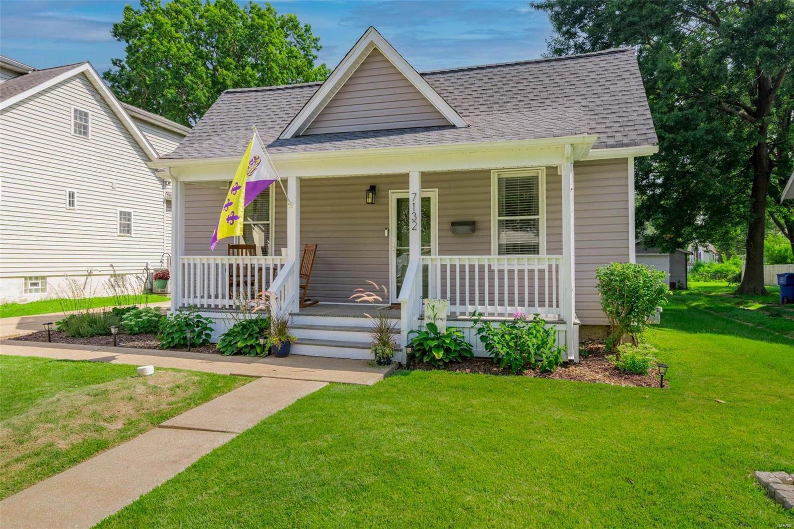 Homes for sale in Saint Louis, MO | 7132 Lindenwood Pl, Saint Louis, MO 63109 | MLS# MIS23041987