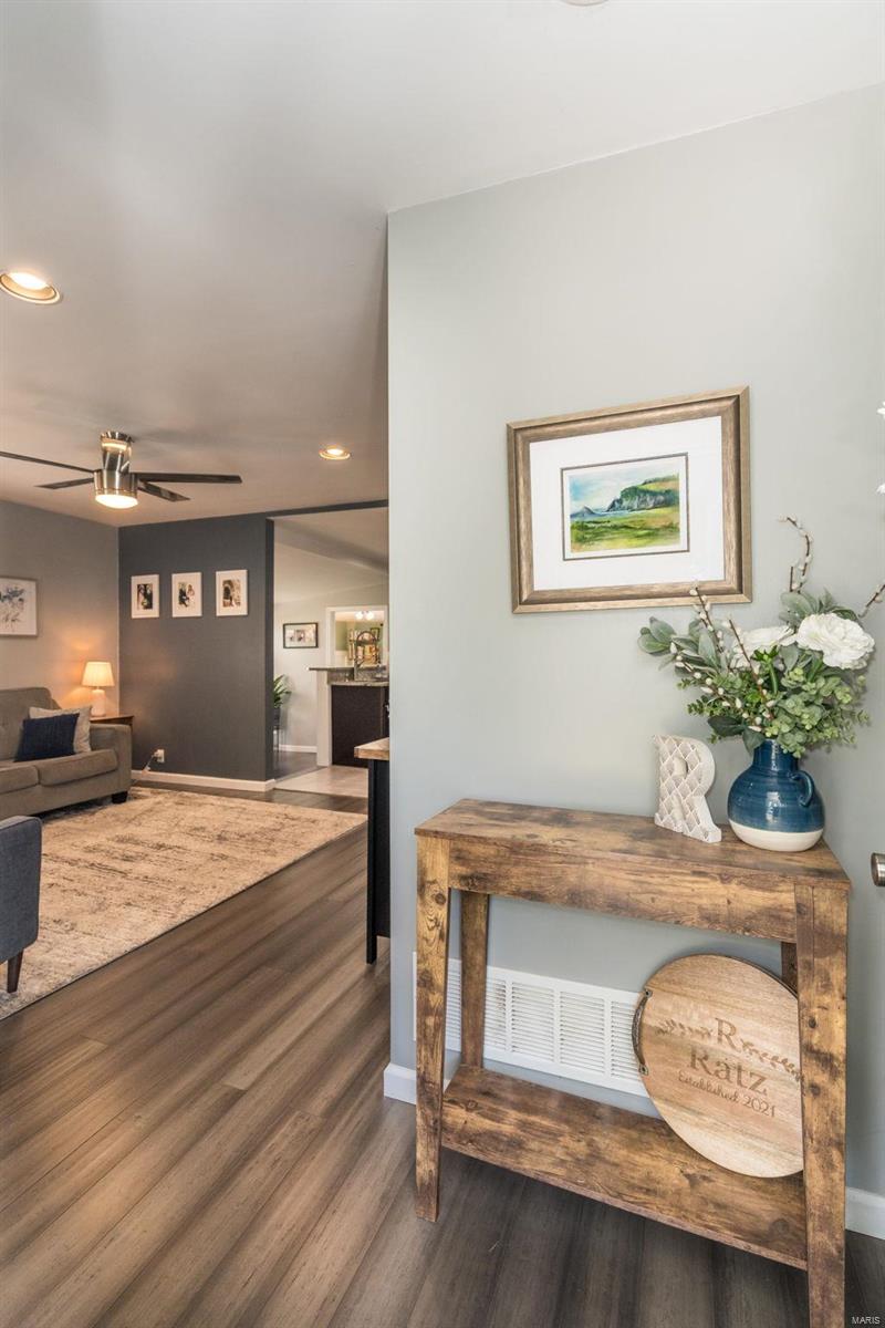 Homes for sale in Saint Louis, MO | 7132 Lindenwood Pl, Saint Louis, MO 63109 | MLS# MIS23041987