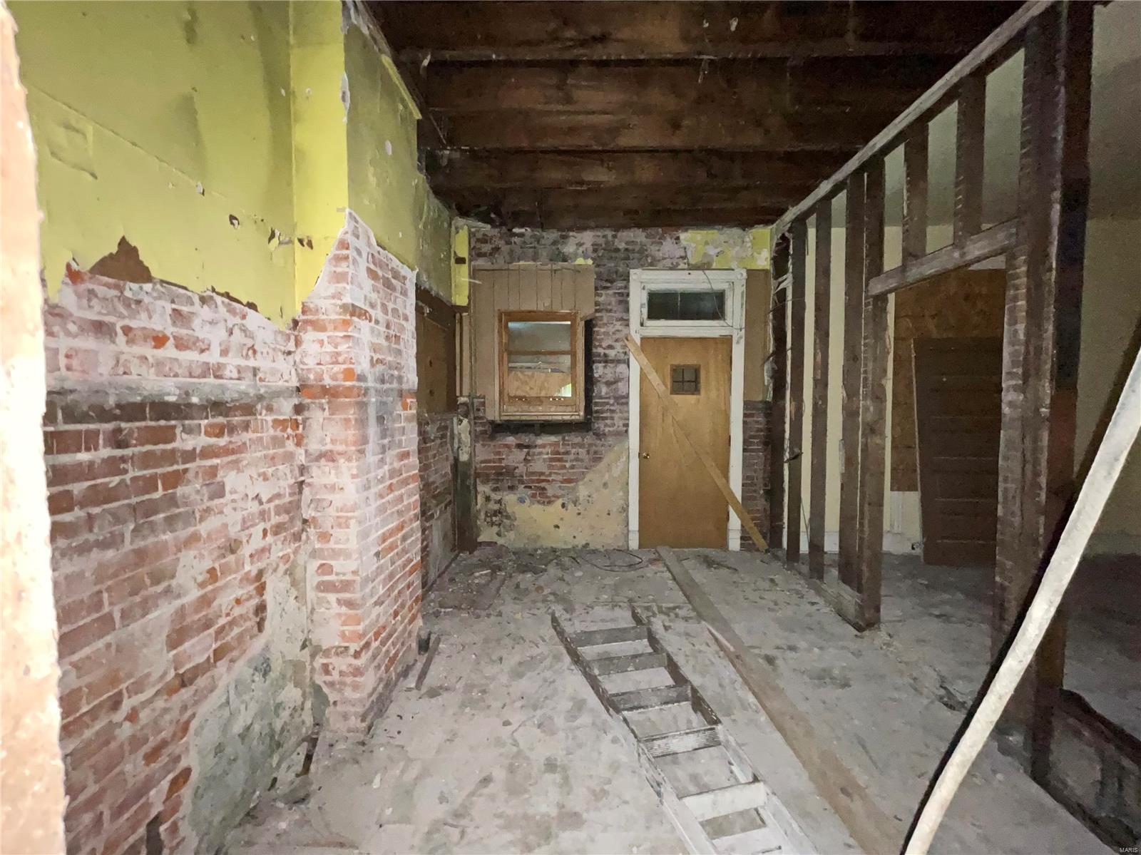 Homes for sale in Saint Louis, MO | 920 Bayard Ave, Saint Louis, MO 63108 | MLS# MIS23046991