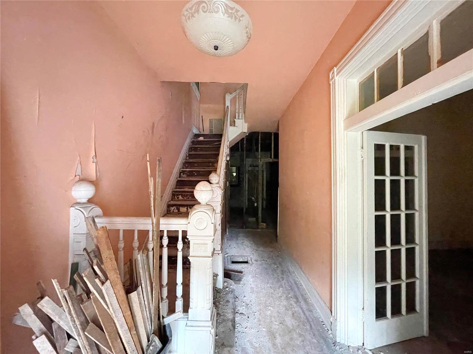 Homes for sale in Saint Louis, MO | 920 Bayard Ave, Saint Louis, MO 63108 | MLS# MIS23046991