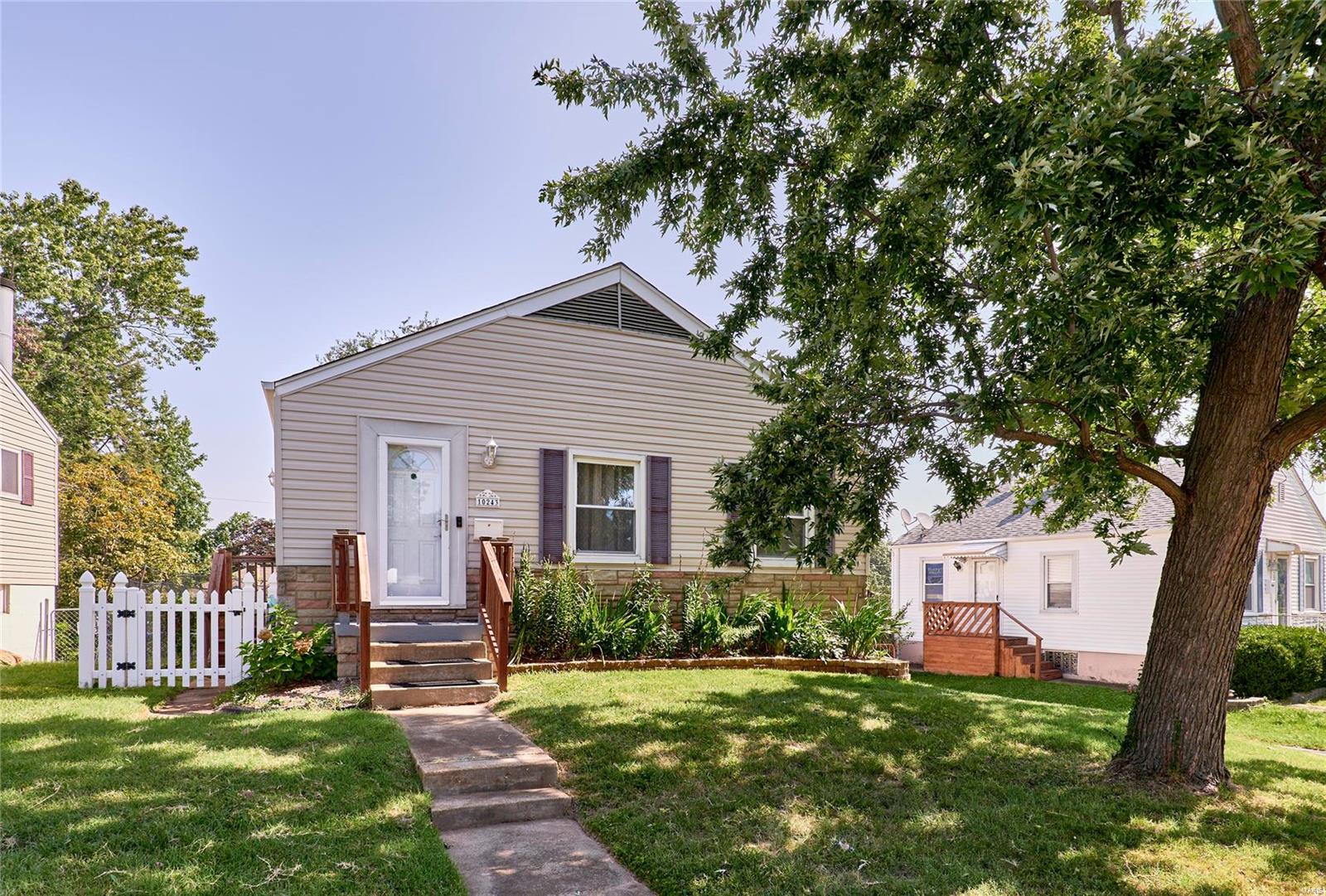 Homes for sale in Saint Ann, MO | 10243 Saint Katherine Ln, Saint Ann, MO 63074 | MLS# MIS23051266