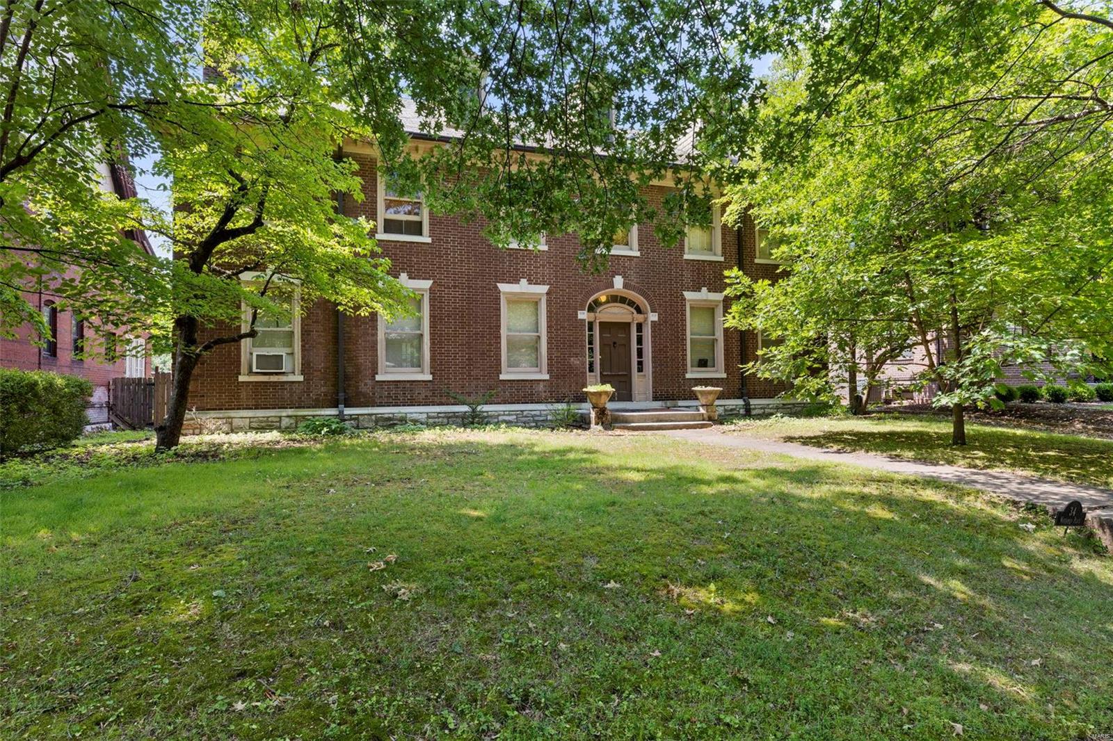 1st image of 34 Waterman Pl, Saint Louis, MO 63112 | MLS# MIS23057413
