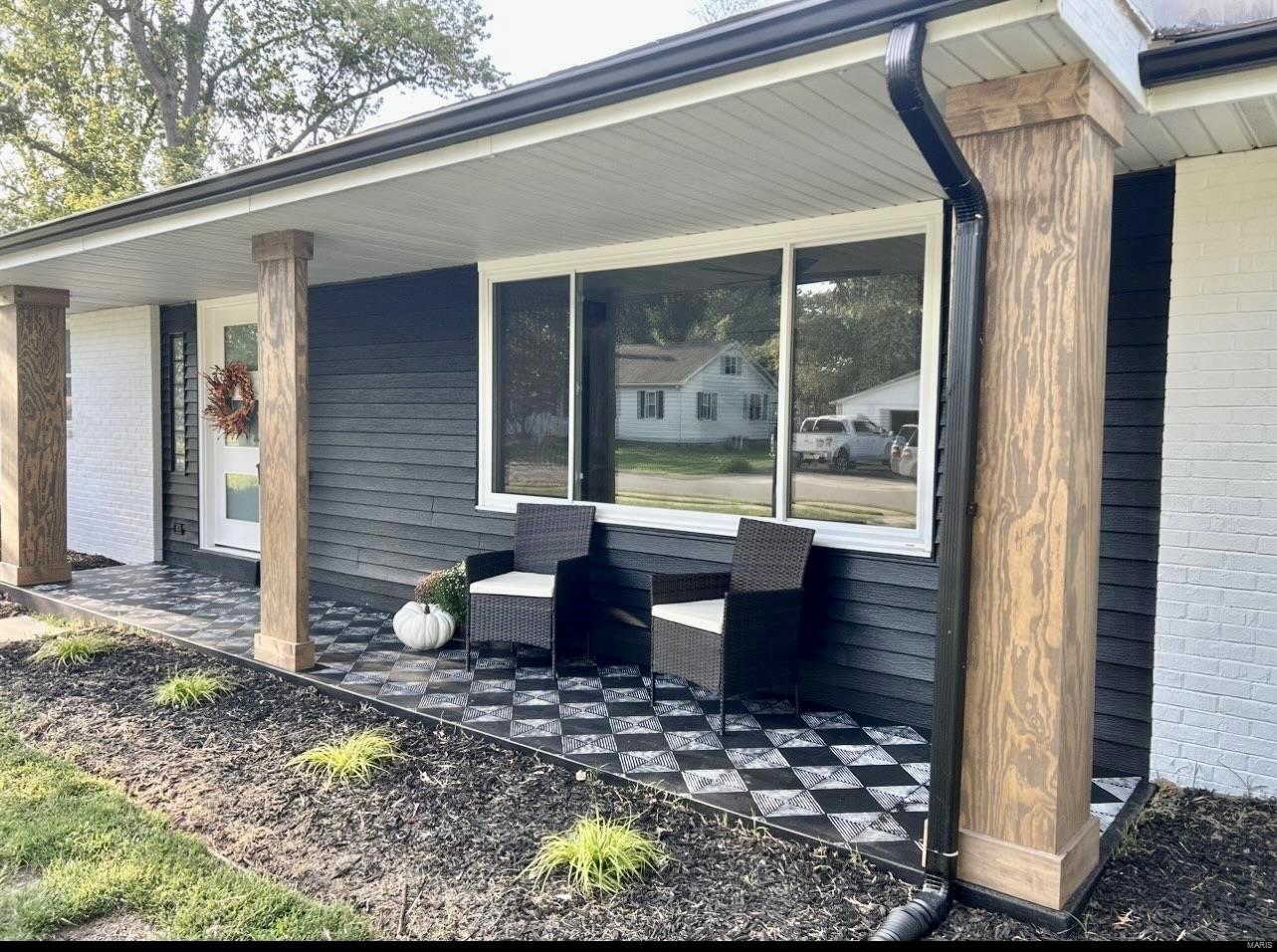 Homes for sale in Mascoutah, IL | 117 W Poplar St, Mascoutah, IL 62258 | MLS# MIS23062176