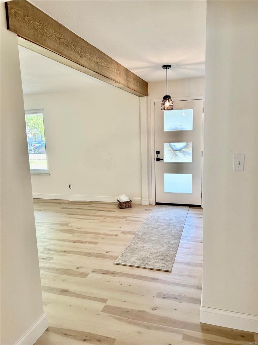 Homes for sale in Mascoutah, IL | 117 W Poplar St, Mascoutah, IL 62258 | MLS# MIS23062176