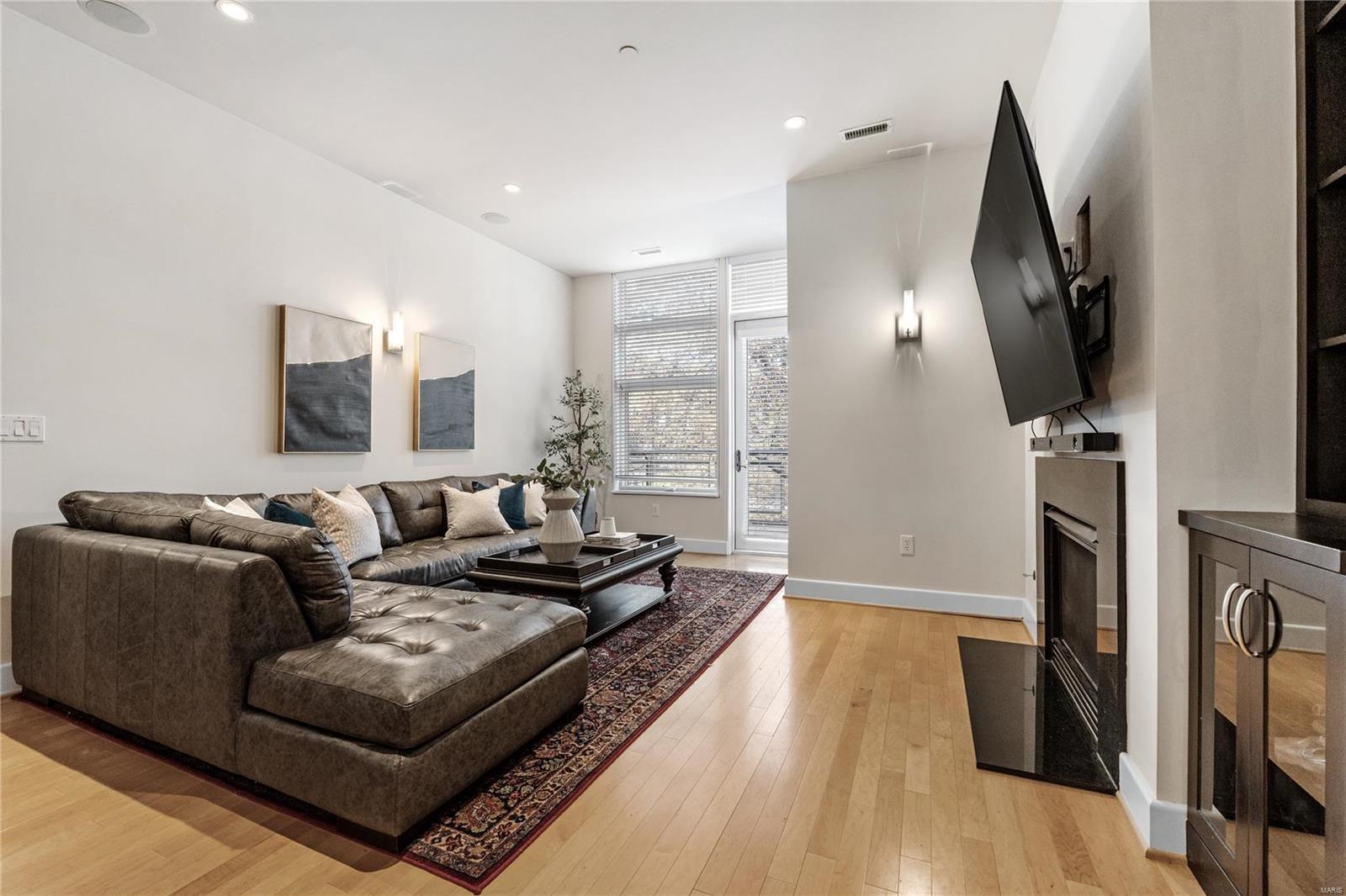 Homes for sale in St. Louis, MO | 7542 Cromwell Dr #2B, St. Louis, MO 63105 | MLS# MIS23072992