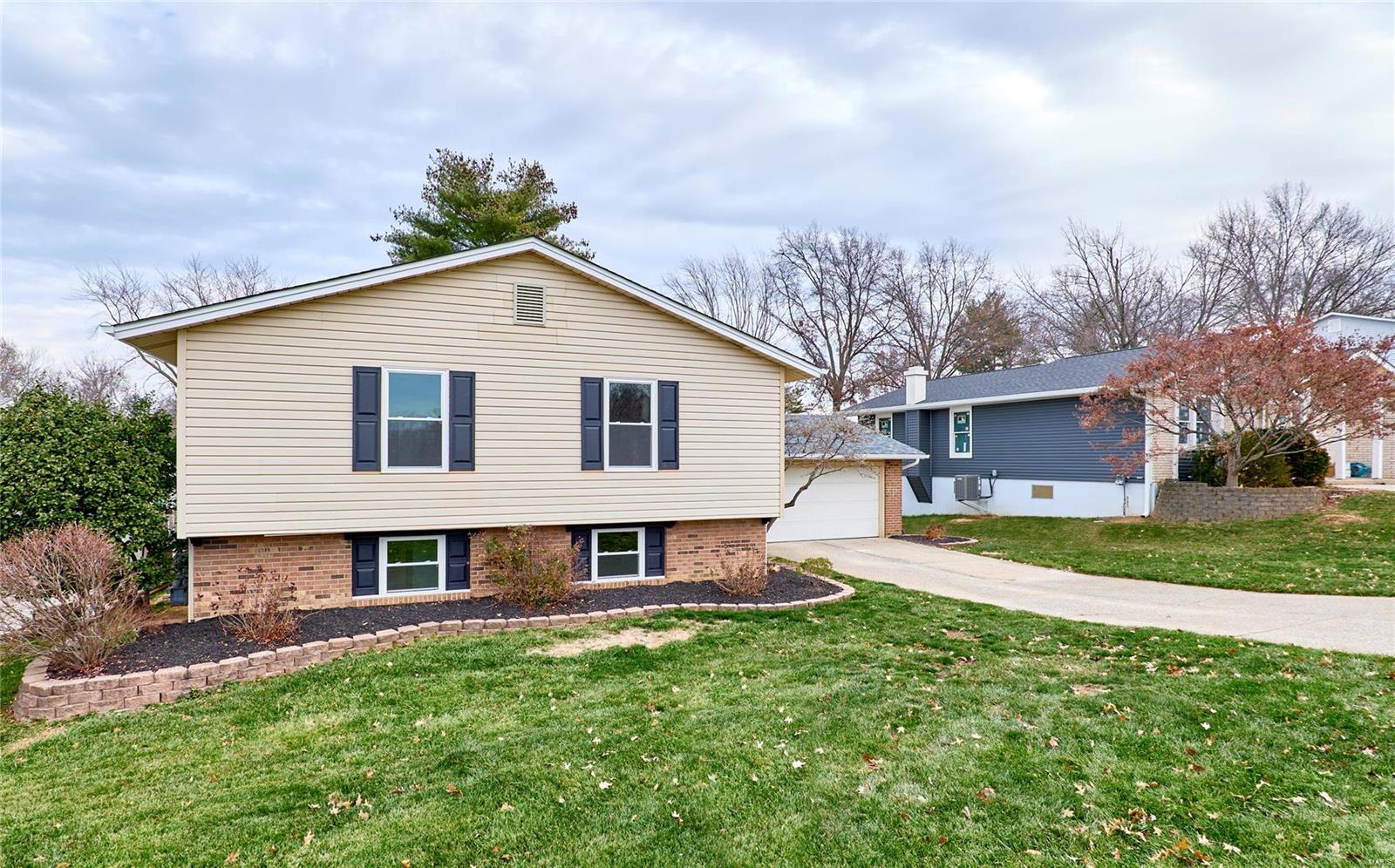 Homes for sale in Saint Charles, MO | 242 Berlekamp Dr, Saint Charles, MO 63303 | MLS# MIS23073342