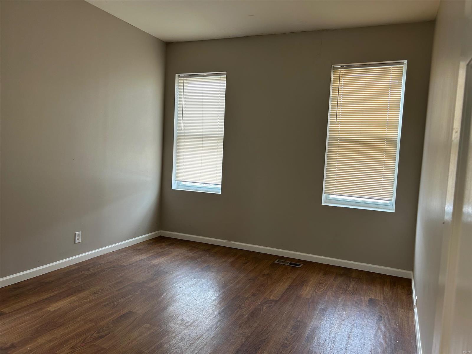 Homes for sale in Saint Louis, MO | 3926 Tholozan Ave, Saint Louis, MO 63116 | MLS# MIS24003427