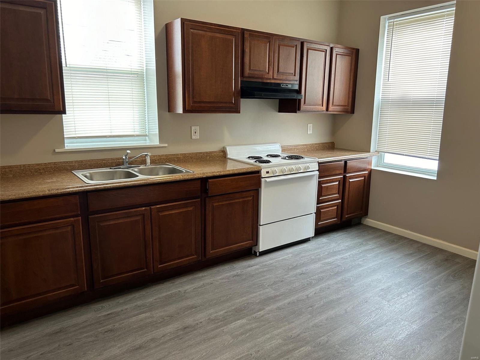 Homes for sale in Saint Louis, MO | 3926 Tholozan Ave, Saint Louis, MO 63116 | MLS# MIS24003427