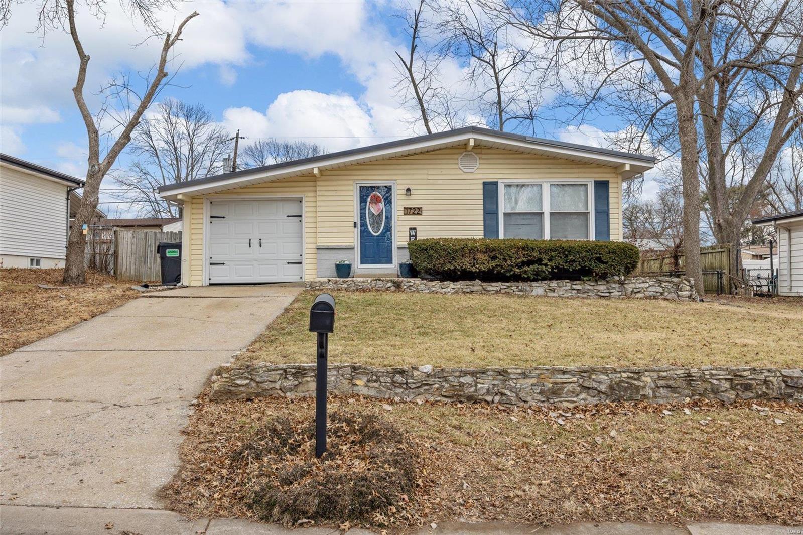 Homes for sale in St. Charles, MO | 1722 Barbara Dr, St. Charles, MO 63303 | MLS# MIS24009975