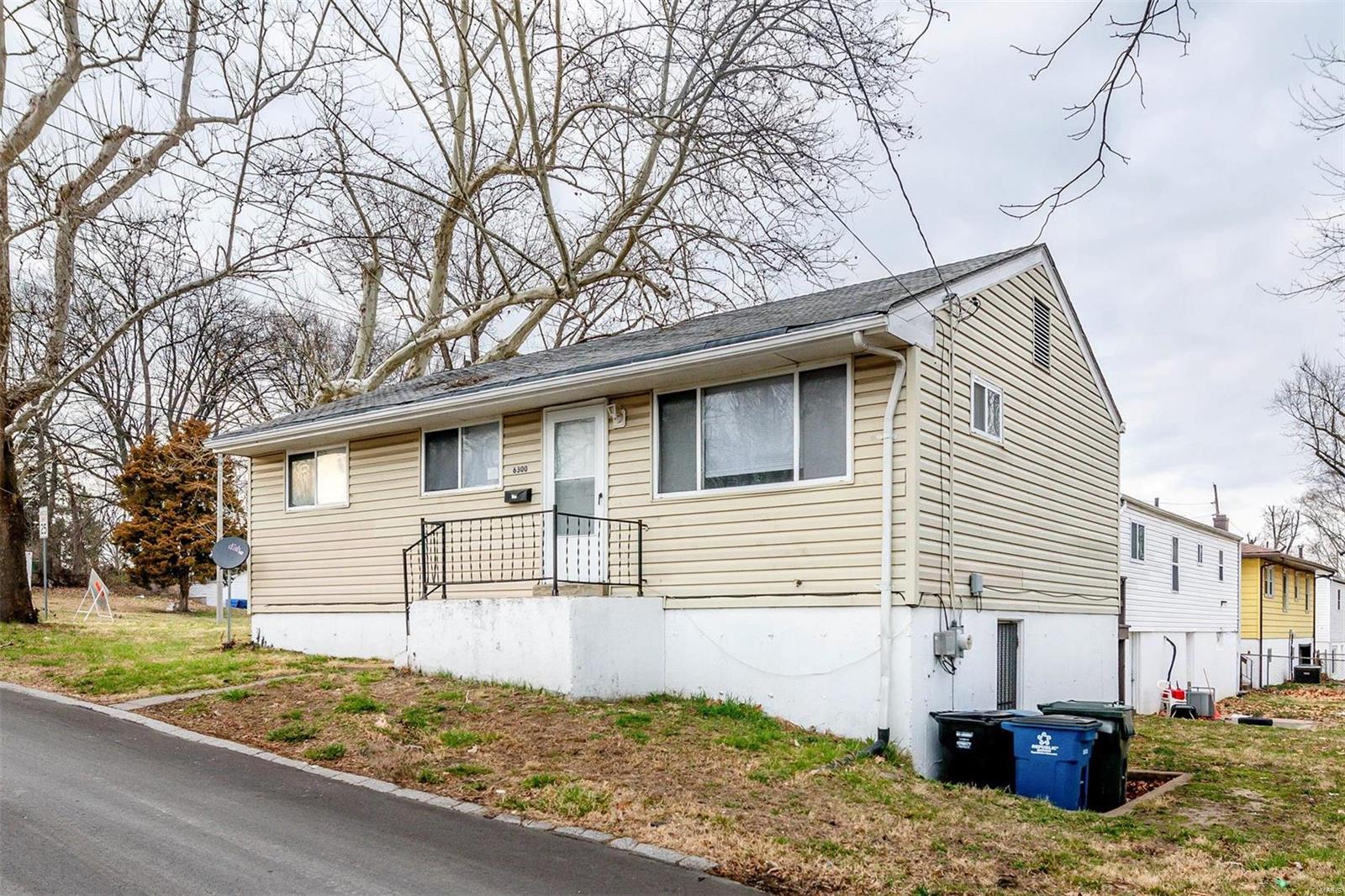 Homes for sale in Saint Louis, MO | 6300 Evergreen Blvd, Saint Louis, MO 63134 | MLS# MIS24012558