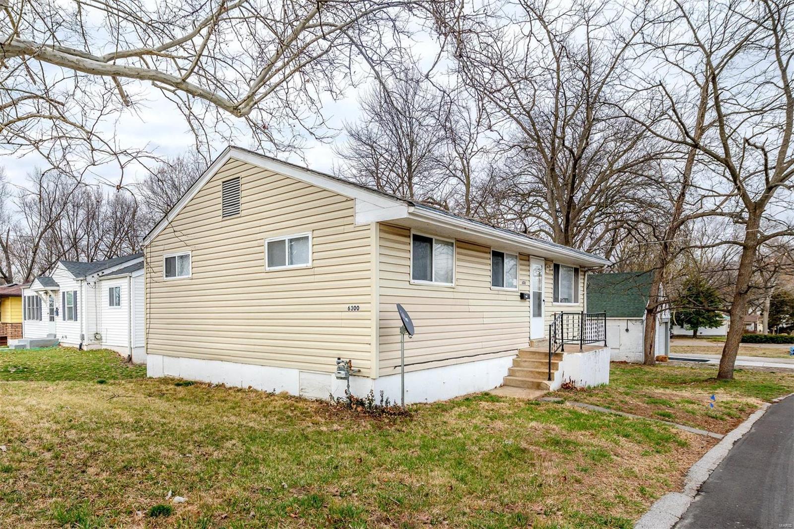 Homes for sale in Saint Louis, MO | 6300 Evergreen Blvd, Saint Louis, MO 63134 | MLS# MIS24012558